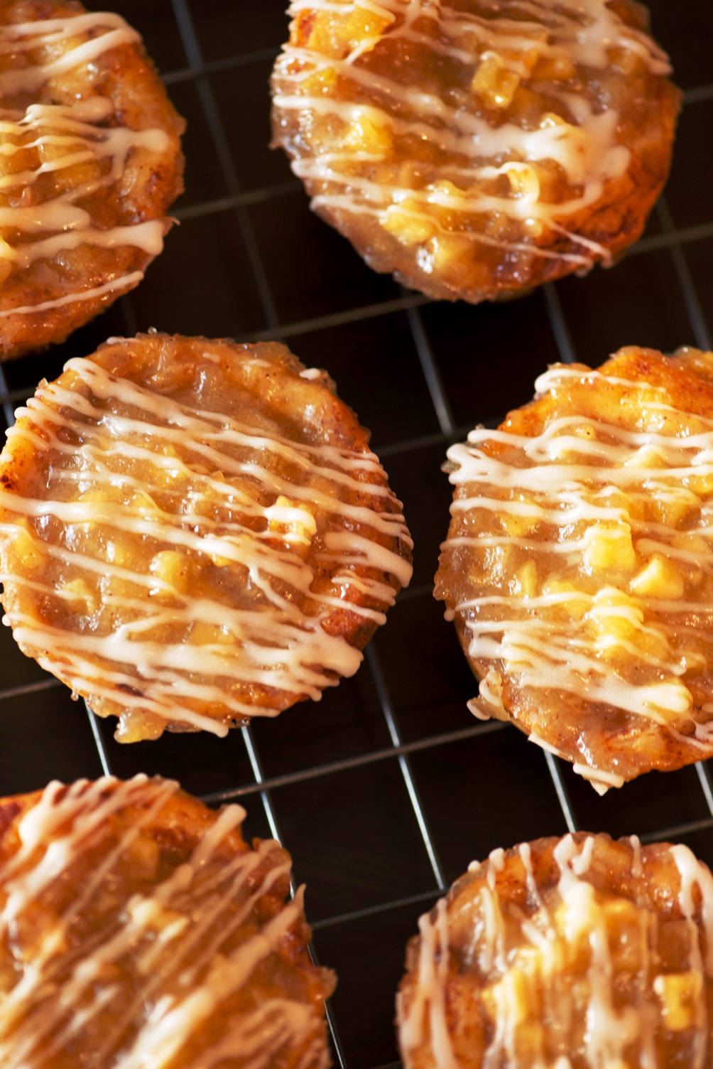 Mini Cinnamon Roll Apple Pies